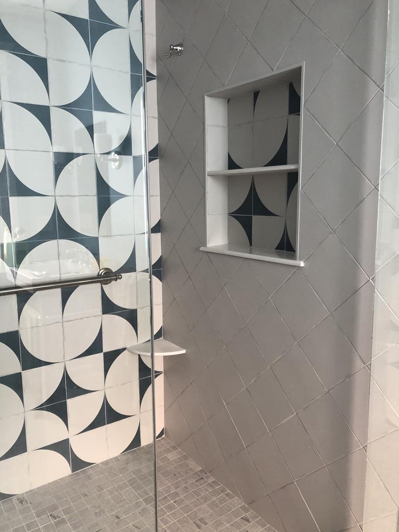 Wow in a random pattern shower makes a bold statement!  Teresa Peruzzi, New Haven 