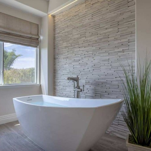 Cladding backdrop for your free standing tub